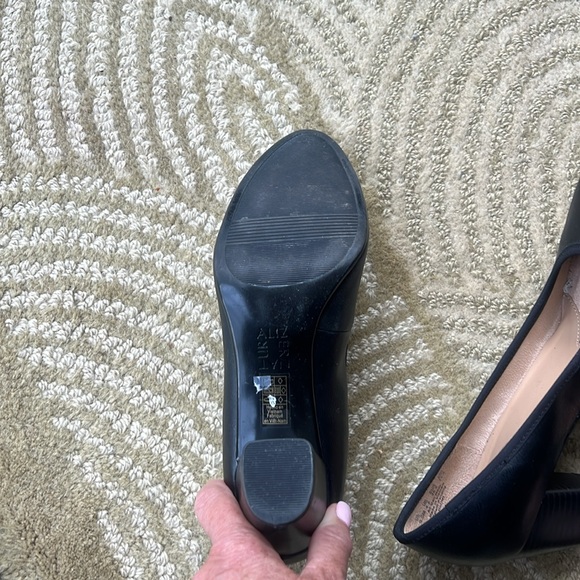 Naturalizer Pumps - Picture 4 of 6